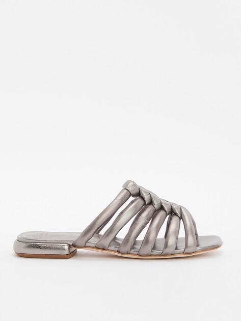 OFFICINE CREATIVE Flip-flops (upper and sole made of genuine leather)