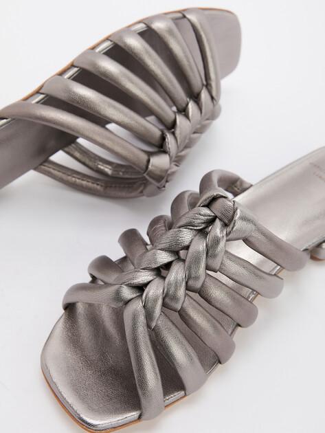 OFFICINE CREATIVE Flip-flops (upper and sole made of genuine leather)