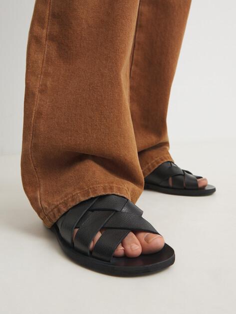 OFFICINE CREATIVE Flip-flops (upper and sole made of genuine leather)