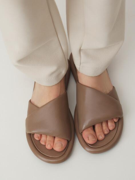 OFFICINE CREATIVE Flip-flops (upper and sole made of genuine leather)