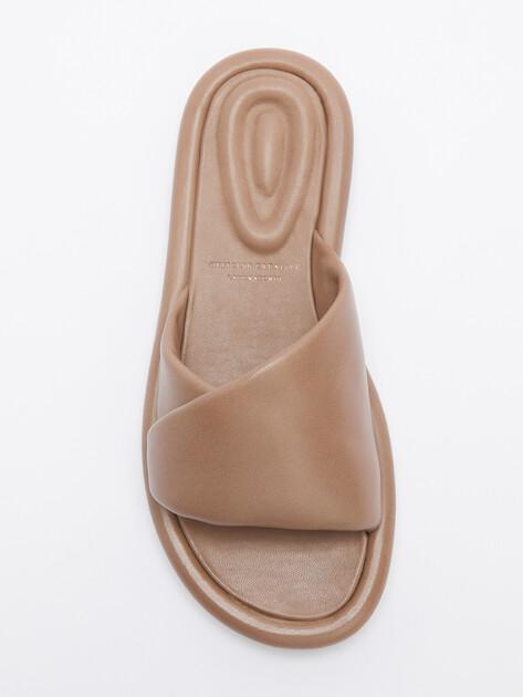 OFFICINE CREATIVE Flip-flops (upper and sole made of genuine leather)