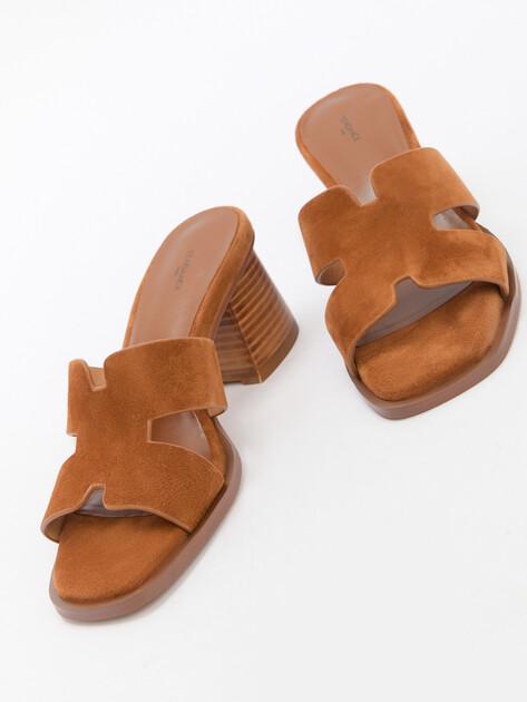 TENDANCE Mules (natural suede)