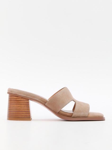 TENDANCE Mules (natural suede)