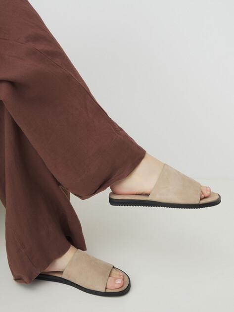 MAISON DAVID Slippers (natural suede)