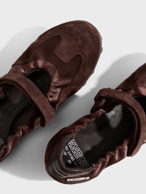BRONX Mary Jane Gravit-yy Ballet Flats (Satin/Natural Suede)