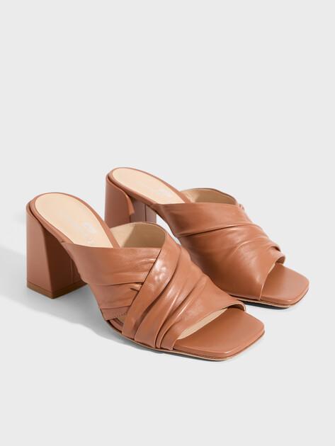 GIOVANNI FABIANI Mules (upper and sole made of genuine leather)