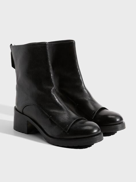 ERNESTO DOLANI Ankle boots (upper and sole made of genuine leather)