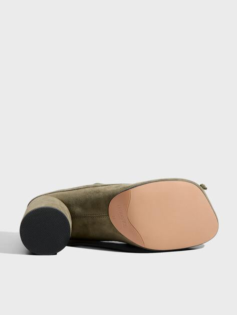 TENDANCE Mules (natural suede)