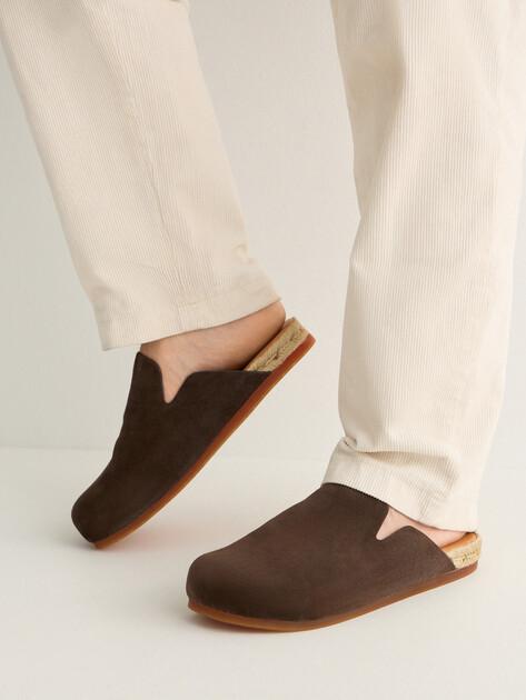 MAISON DAVID Flip-flops (natural suede/natural rubber sole)