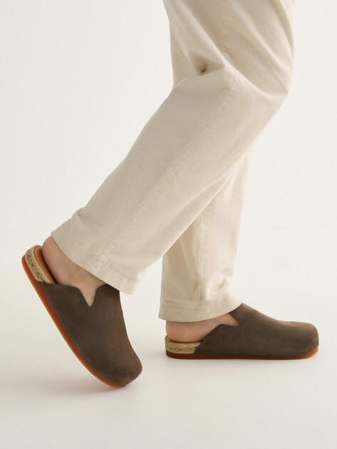 MAISON DAVID Flip-flops (natural suede/natural rubber sole)